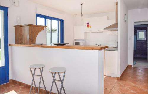 Four-bedroom Holiday Home In Plouezec
