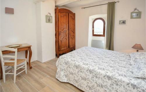 Two-bedroom Apartment In St-sebastien D'aigref.