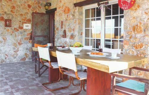 Four-bedroom Holiday Home In Alepochori