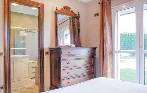Three-bedroom Holiday Home In Antromero