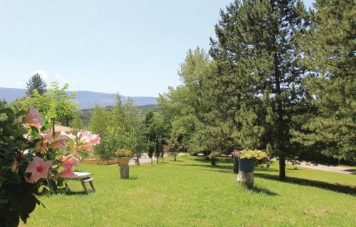 Three-bedroom Holiday Home In Eyguians