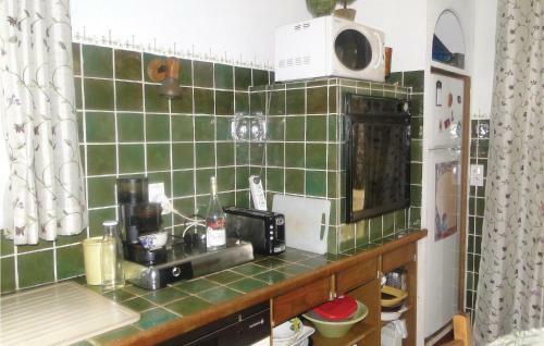 Three-bedroom Holiday Home In Eyguians