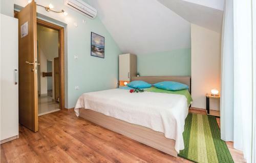 Holiday Home Mirlovic Polje Bb V