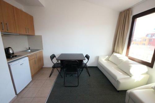 Menada Ravda Apartments