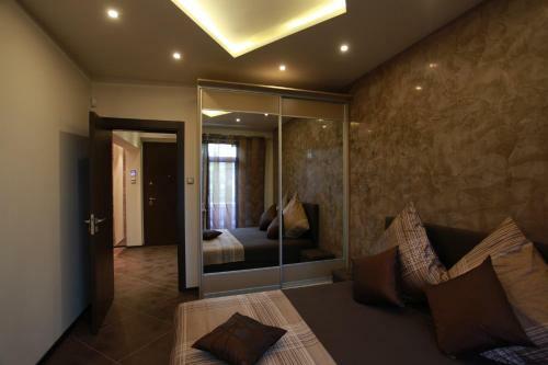 Brown Cottage Apartment