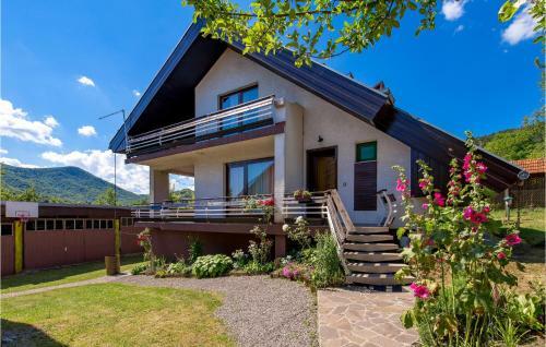Four-bedroom Holiday Home In Plaski