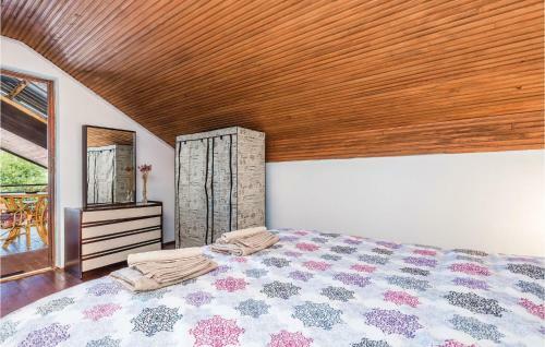 Four-bedroom Holiday Home In Plaski