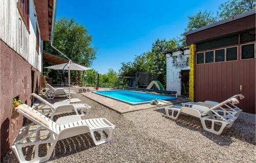 Four-bedroom Holiday Home In Plaski