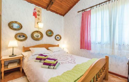 Two-bedroom Holiday Home In Trosmarija