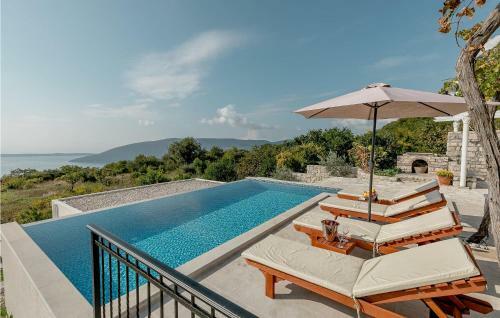Two-bedroom Holiday Home In Herceg Novi