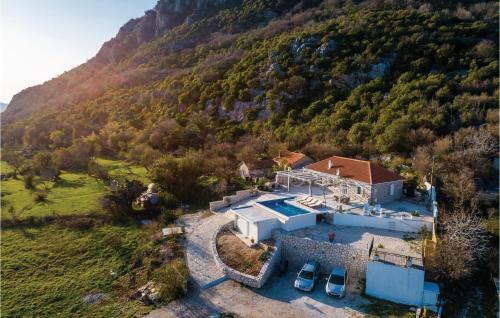 Two-bedroom Holiday Home In Herceg Novi
