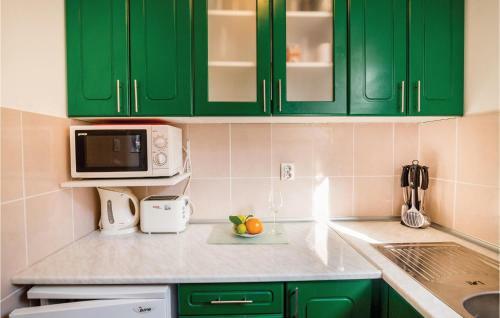 Two-bedroom Holiday Home In Njivice