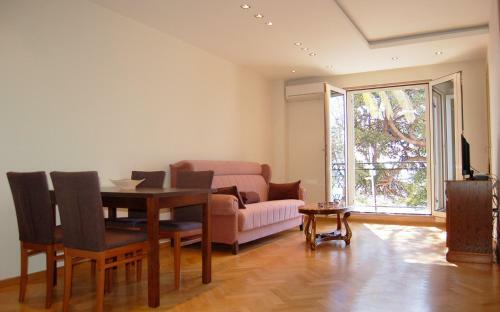 Vasiliki Seaside Apartments