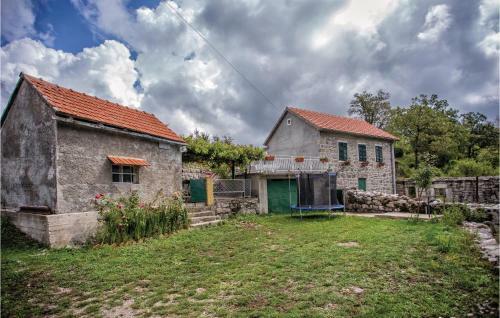 Two-bedroom Holiday Home In Herceg Novi