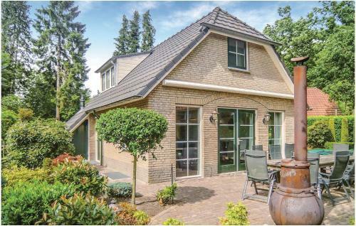 Six-bedroom Holiday Home In Lunteren