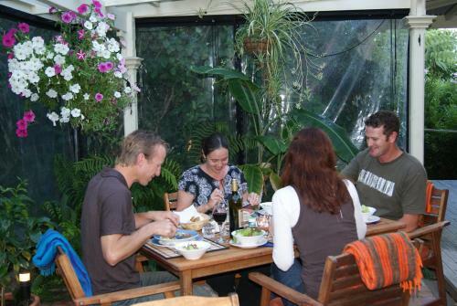 Mahana Lodge Boutique Bed & Breakfast