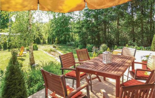 Three-bedroom Holiday Home In Kolczewo