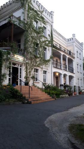 Hostal Willa Elysium