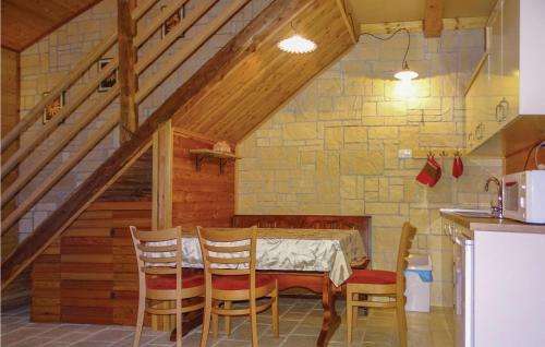 Two-bedroom Holiday Home In Pivka