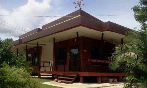 Hotel Baan Ruen Rim Nam