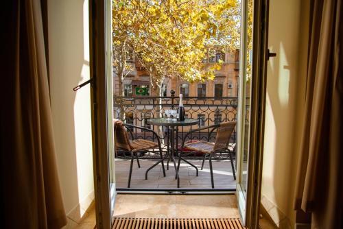 Apartment On Bunina 25