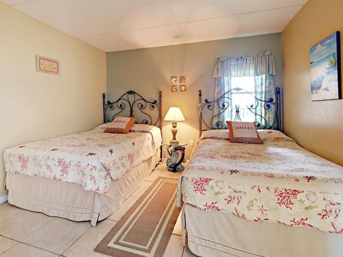 Apartamento 4400 Gulf Blvd Condo Unit 406