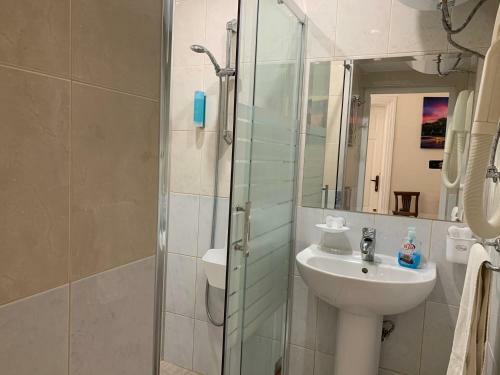 Hostal Guest Rooms Donovi