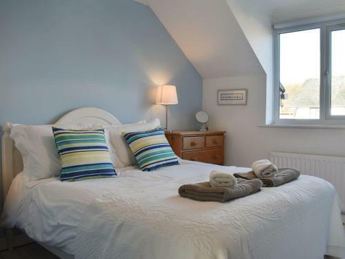 Between The Quay And The Sea