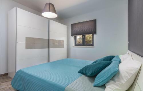 Three-bedroom Holiday Home In Novigrad