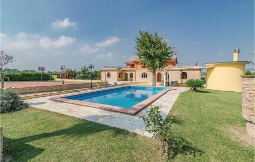 Three-bedroom Holiday Home In Montelupone (Mc)