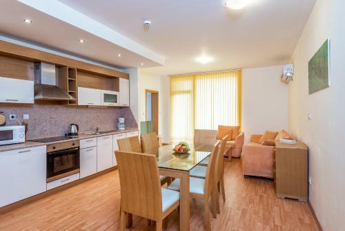 Hotel Garden Of Eden Complex