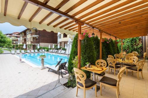 Hotel Garden Of Eden Complex
