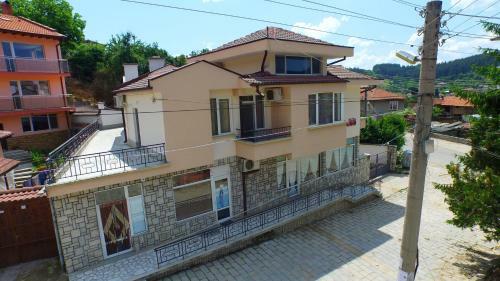 Hostal Mania Guest House