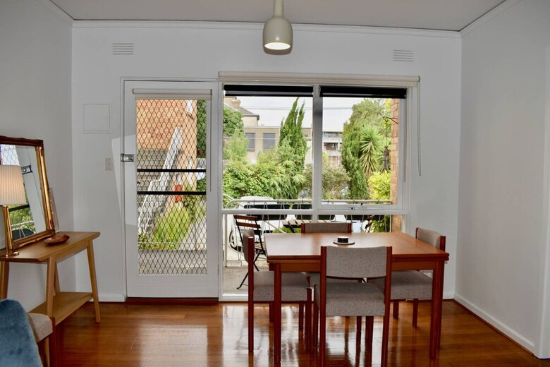Charming 1 Bedroom Apartment In Leafy Green Hawthorn