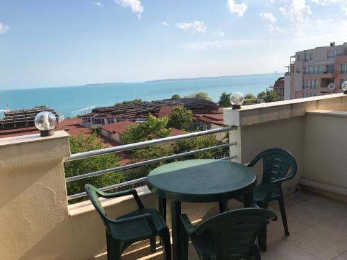 Dom-el Real Apartments In Sea View Complex