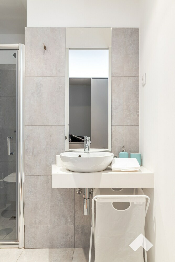 Apartamento Mitch1 � Spacious Duplex In Porto's Downtown A/c