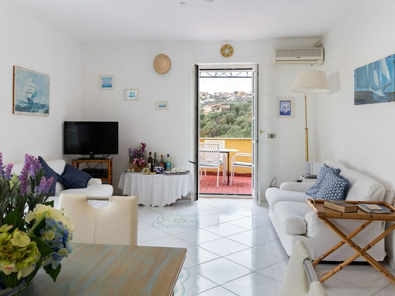 Simple Apartment In Massa Lubrense With Terrace