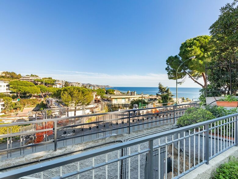 Restful Holiday Home In Sanremo With Terrace