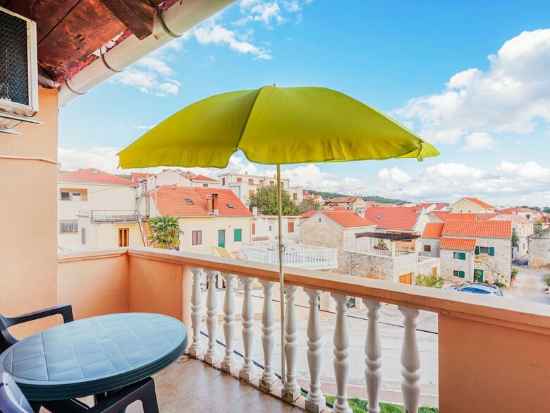 Pleasant Apartment In Posedarje Near Sea