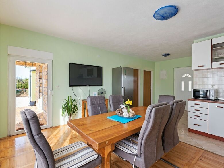 Peaceful Cottage In Benkovac With Swimming Pool