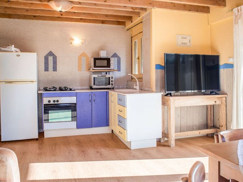 Beautiful Bungalow In Oliva With Swimming Pool