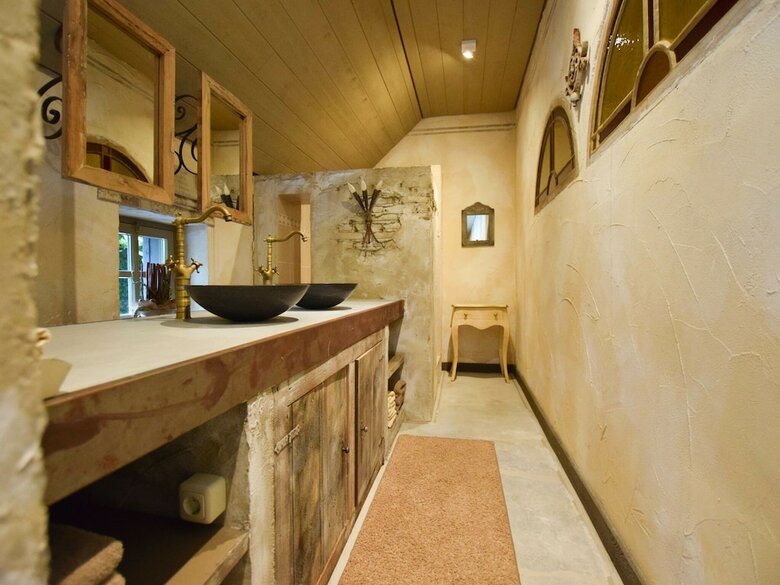 Posh Holiday Home In Alphen With Jacuzzi