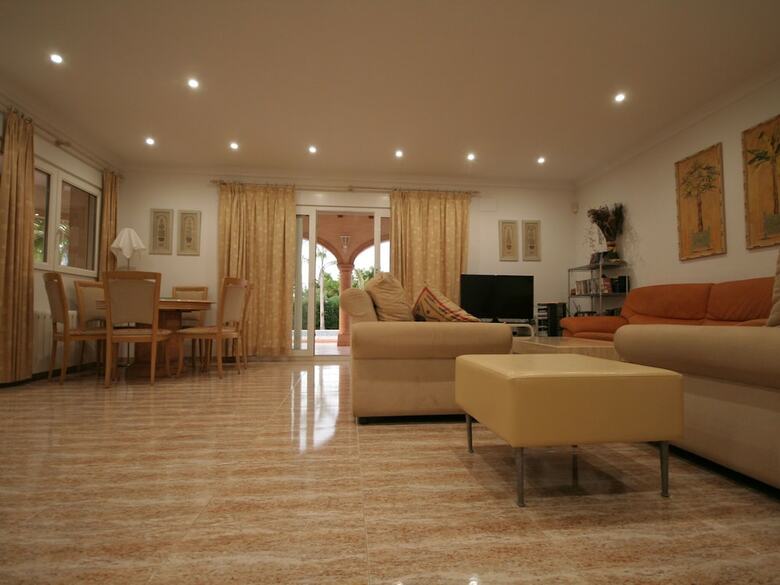 Luxurious Villa With Private Pool In Les Rotes