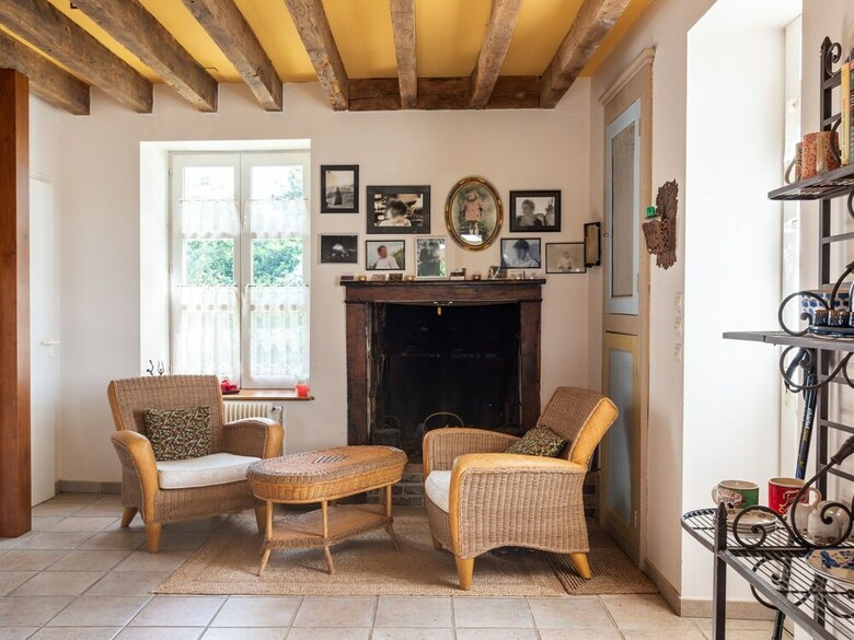 Quaint Holiday Home In Morogues With Garden