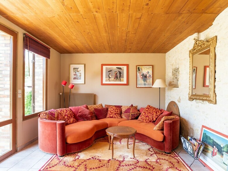 Quaint Holiday Home In Morogues With Garden