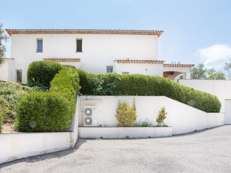 Cozy Villa In Le Plan-de-la-tour With Private Swimming Pool