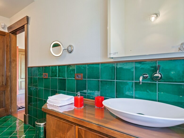 Luxurious Villa In Mentana With Garden