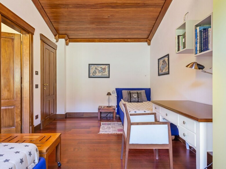 Luxurious Villa In Mentana With Garden