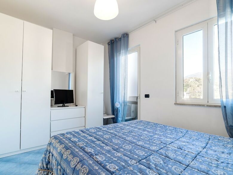 Comfy Apartment In Policastro Bussentino With Terrace