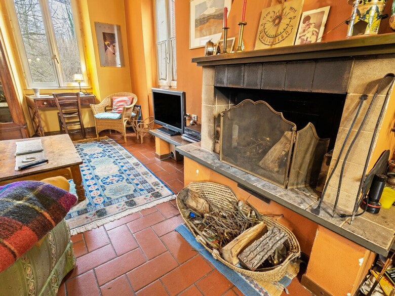 Colourful Holiday Home In Castelletto Ticino With Jacuzzi